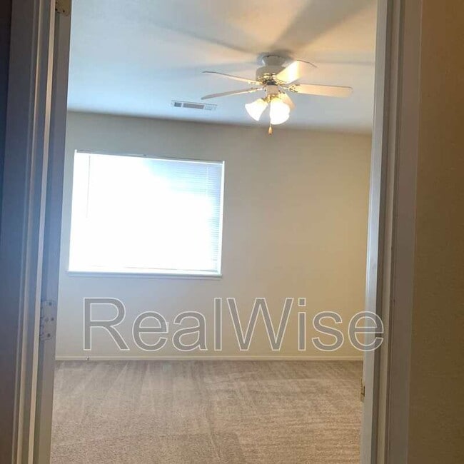 Building Photo - 2080 NE Chanel Ct