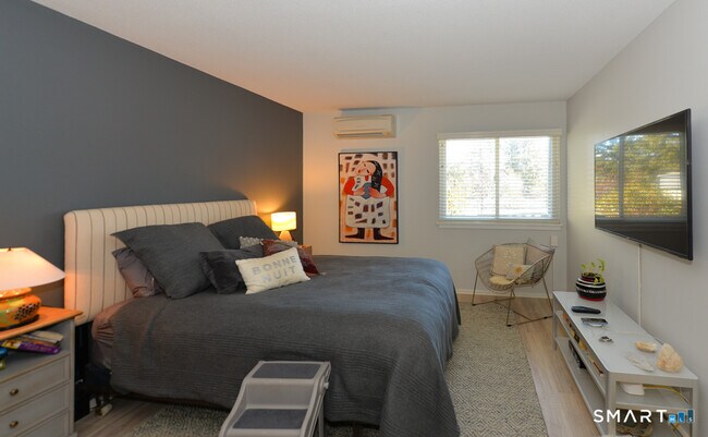 Building Photo - 44 Heritage Vlg