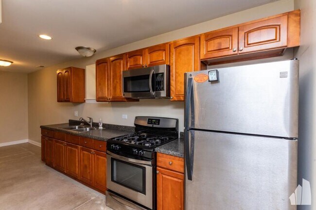Building Photo - 2 bedroom in Chicago IL 60657