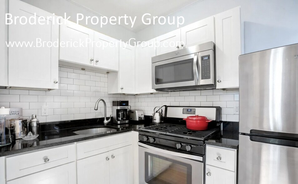 Building Photo - 83 Myrtle St