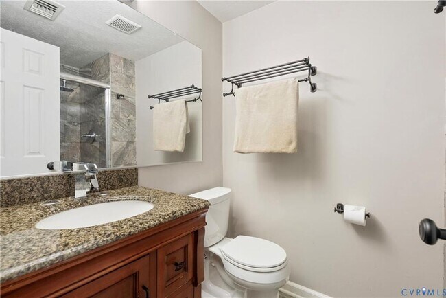 Building Photo - well-kept 2-bedroom, 2-bath condo