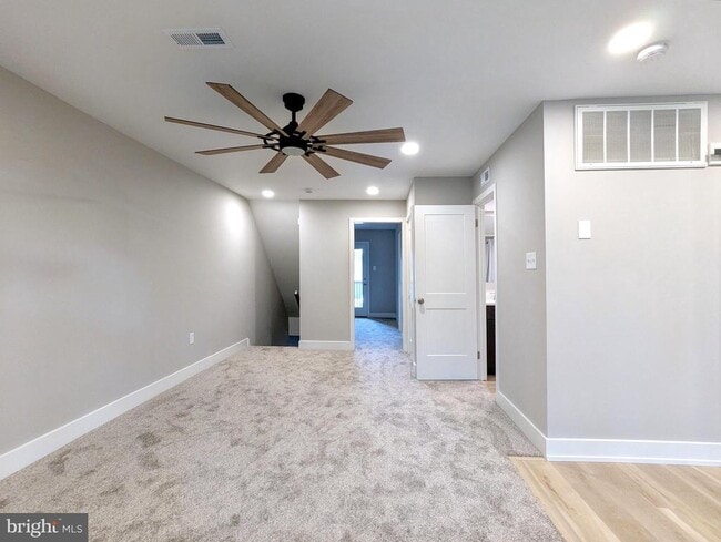 Building Photo - 26B Kittery Ct