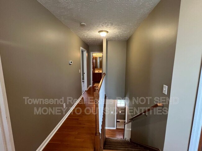 Building Photo - 155 Saunders Ct