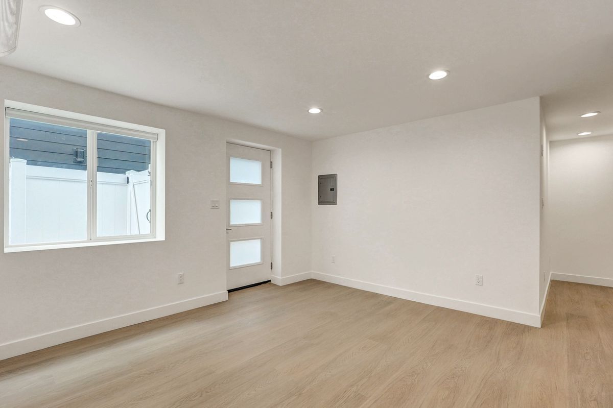 Building Photo - 644 Pier Ave