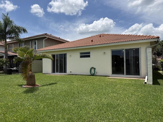 Building Photo - 9084 Silver Glen Way