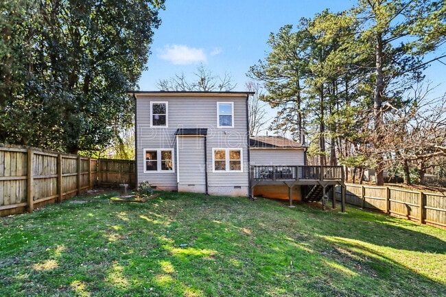 Building Photo - 1360 Smith St SE