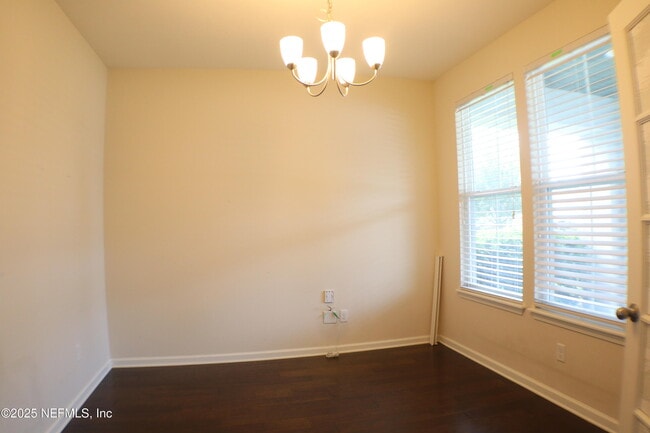 Building Photo - 175 Starlis Pl