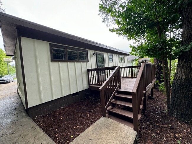 Building Photo - Nice 3/1 House in East Rome- $1,195