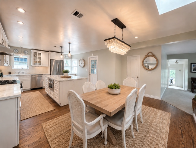 Building Photo - 6 Month Lease only With Furnish Option - Luxury Home! w/ Garage! Large Fenced Backyard! Bike to t...