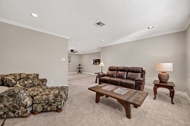 Building Photo - 31 Champions Colony E