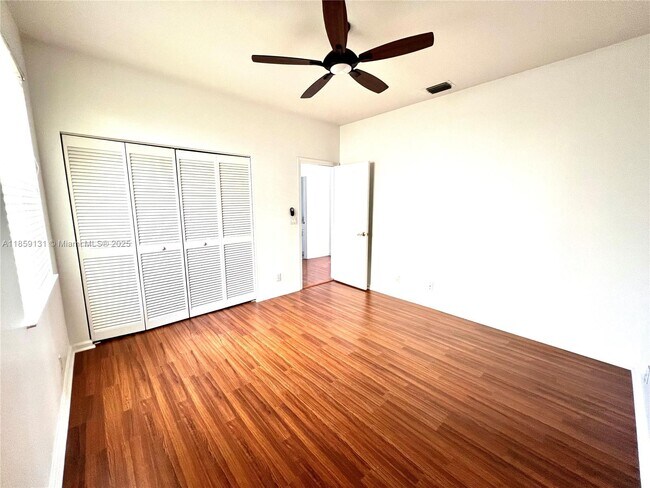 Building Photo - 2791 Oakbrook Manor