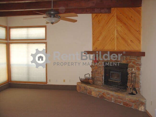 Building Photo - CALL US TODAY AT (505) 808-6467 TO SCHEDULE A CONVENIENT SHOWING