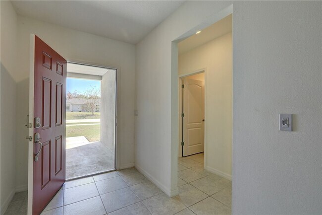 Building Photo - 406 Easy St