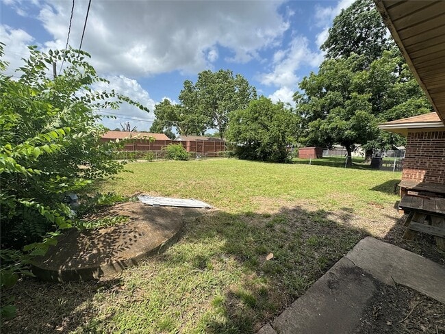 Building Photo - 3617 Statler Dr