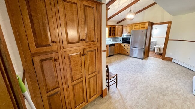 Building Photo - Gorgeous 3BR 1 Bathroom in Leominster