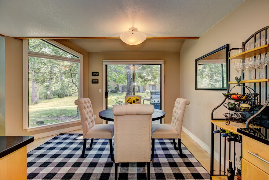 Building Photo - 1923 S Teal Ln