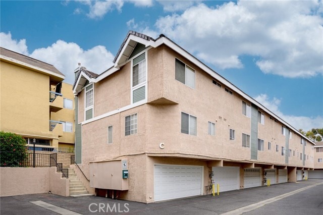 Building Photo - 8958 Burnet Ave