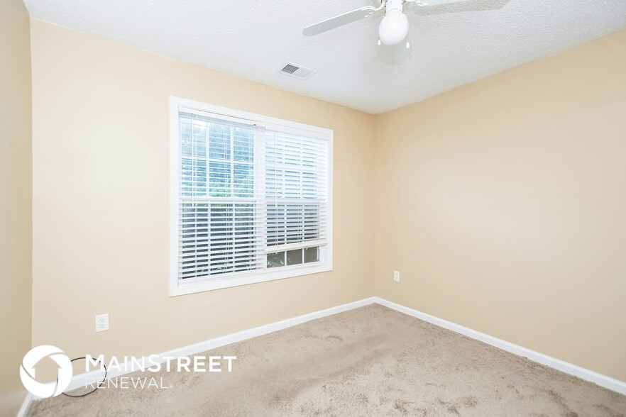 Building Photo - 166 Barrington Dr