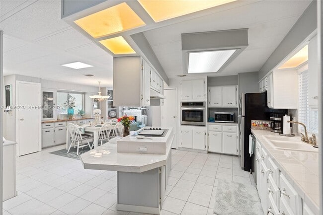 Building Photo - 202 NW 52nd St