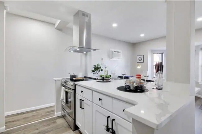 Primary Photo - 202 N 6th St