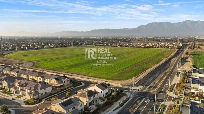 Building Photo - 3657 Bearberry Ave