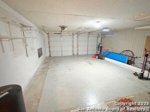 Building Photo - 15206 Delachaise St