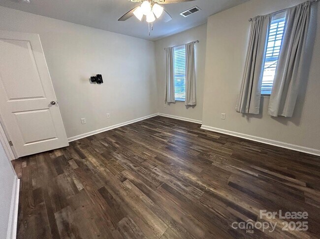 Building Photo - 1004 Whipcord Dr