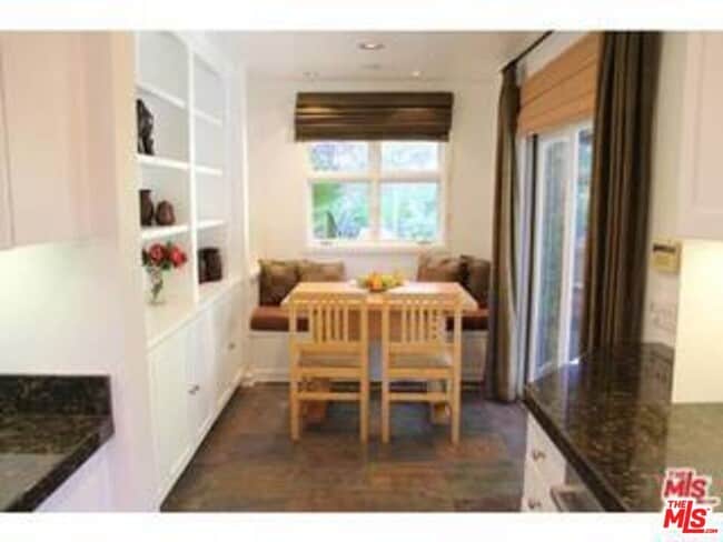 Building Photo - 8049 Briar Summit Dr