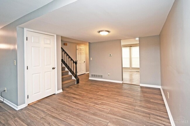 Building Photo - 920 Woodlyn Dr N