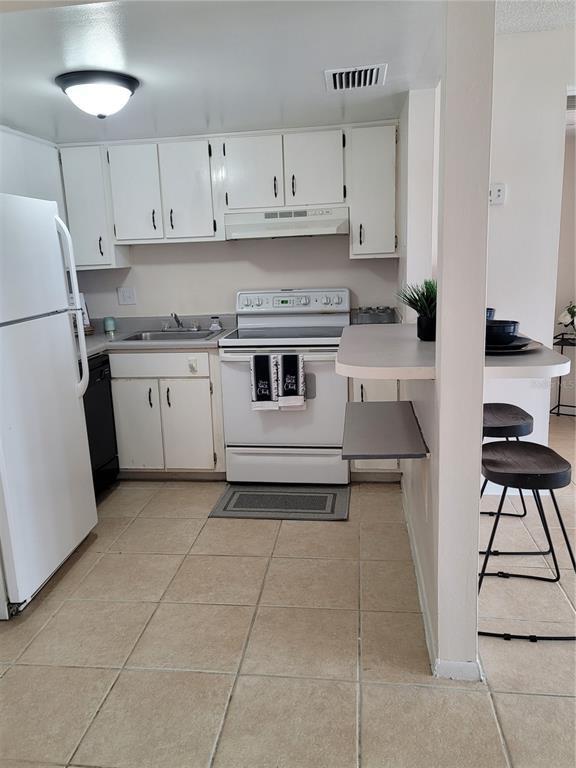 Building Photo - 572 Orange Dr