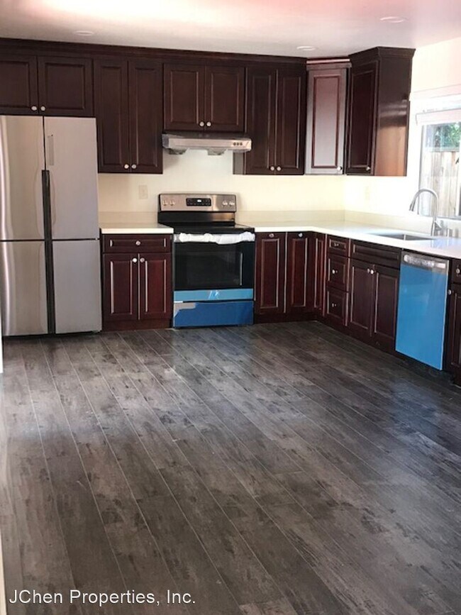 Building Photo - 4 br, 2.5 bath House - 951 Pullman Ct.