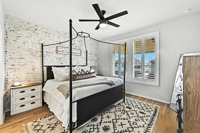 Building Photo - 126 Silktassel Way