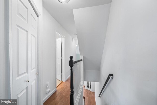 Building Photo - 2454 Amber St