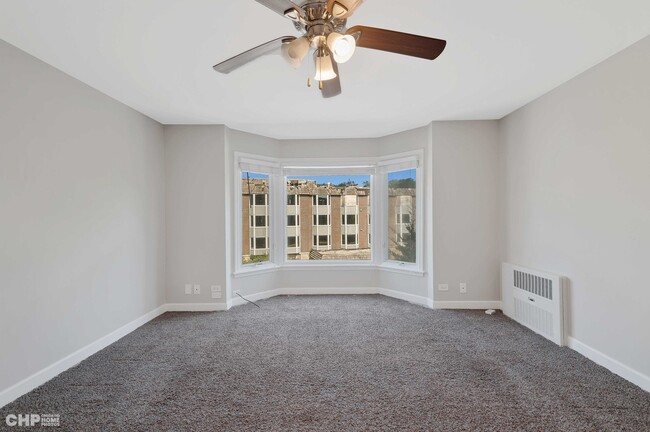 Building Photo - 201 Thames Pkwy