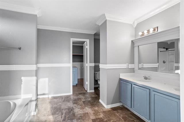 Building Photo - 2608 Bandera Pl
