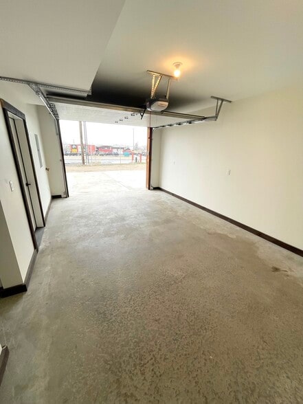 Building Photo - 1215 Allison St