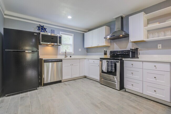 Building Photo - 541 Circle Dr