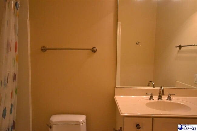 Building Photo - 3032 Drakeshore Dr