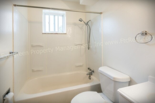 Building Photo - 1101 Emigh St