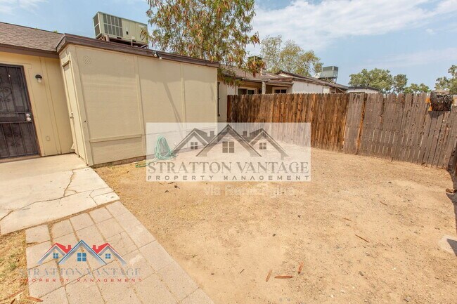 Building Photo - 3120 N 67th Ln