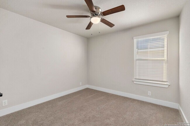Building Photo - 4 Bedroom/2 Bath BrookStone Creek Subdivision