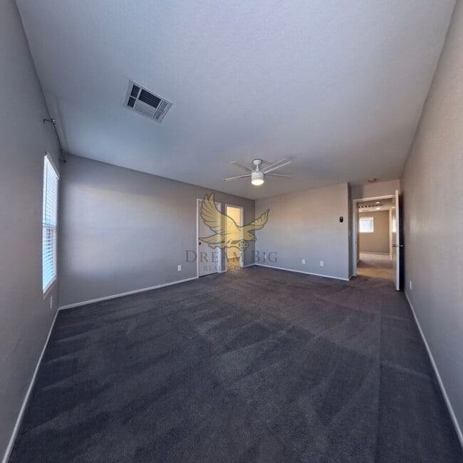 Building Photo - 548 Haunts Walk Ave