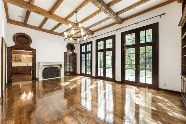 Building Photo - 2485 W Wesley Rd NW