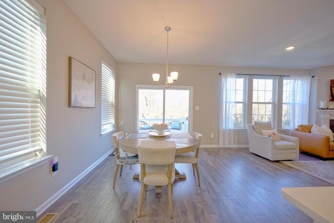 Building Photo - 65 Westmont Dr