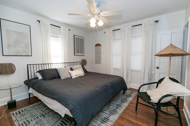 Building Photo - 936 East Lake Dr