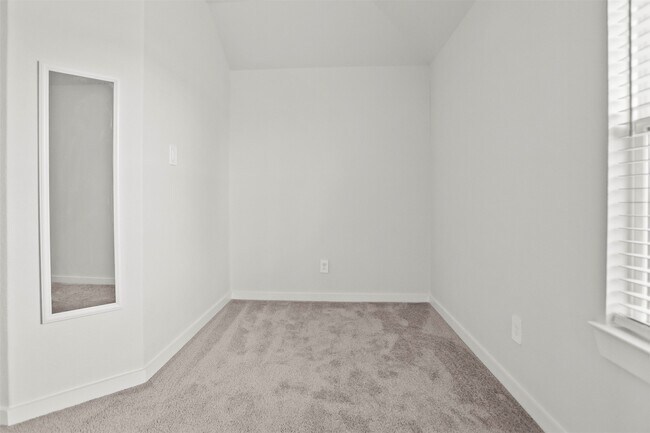 Building Photo - 30290 Kingston Heath Dr