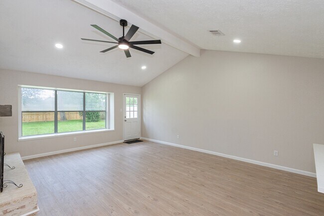 Building Photo - 16911 Bougainvilla Ln