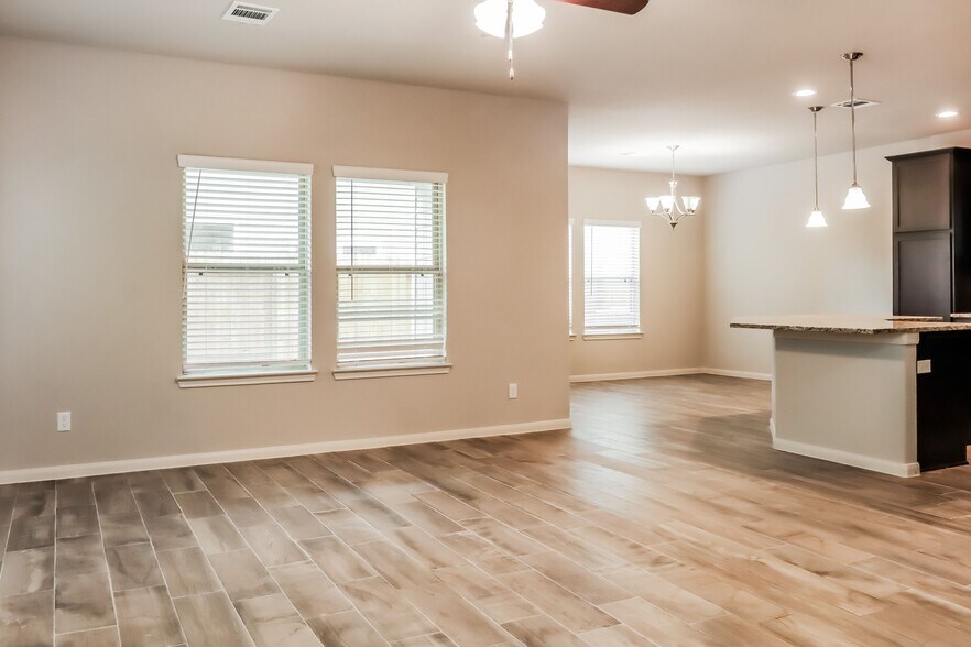 Building Photo - 7911 Fijian Cypress Dr