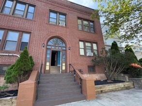 Building Photo - 452 Ave E