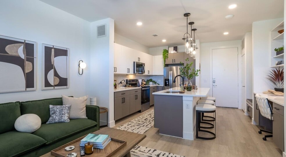 Building Photo - 12489 Research Blvd